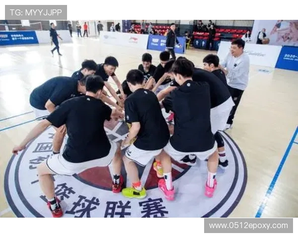 成都篮球队与广州篮球队速度较量的赛后分析与反思