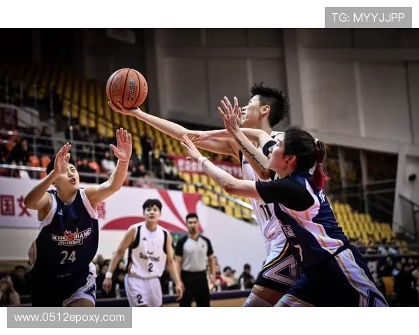 2014年CBA总决赛广东队与北京队的激烈对决回顾与分析