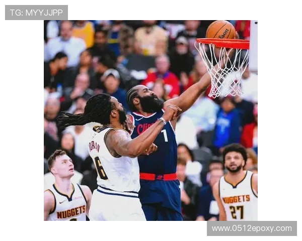 勇士队与尼克斯队激战正酣球迷期待精彩对决与惊喜表现