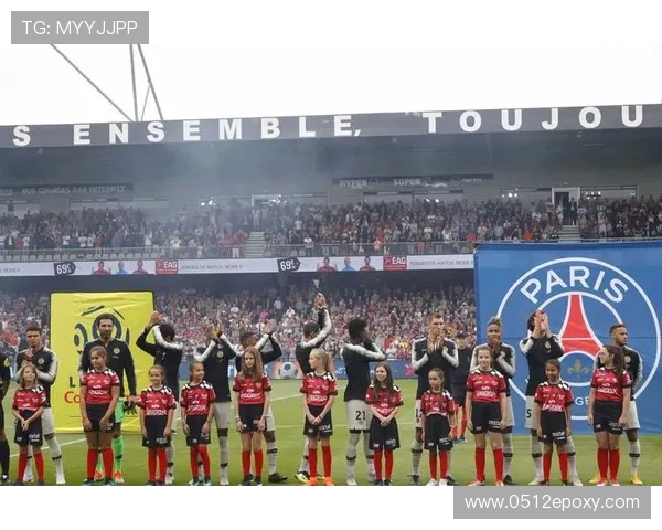 巴黎对甘冈精彩录播回顾赛场瞬间与战术分析全解析 巴黎对甘冈精彩录播回顾赛场瞬间与战术分析全解析